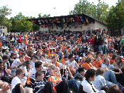 Das Teilnehmerinnen - und Teilnehmerfeld am Schweizerischen Schulsporttag in Liestal 2005